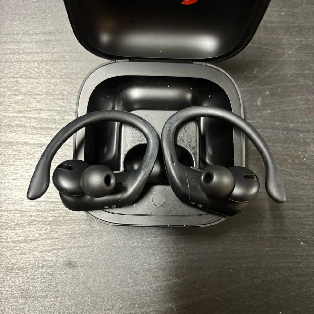 Beats Powerbeats Pro 1 Black Wireless Earbuds